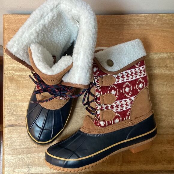 Khombu Maya Cold Weather Duck Boots Red / Navy Size 7M New - Picture 12 of 12